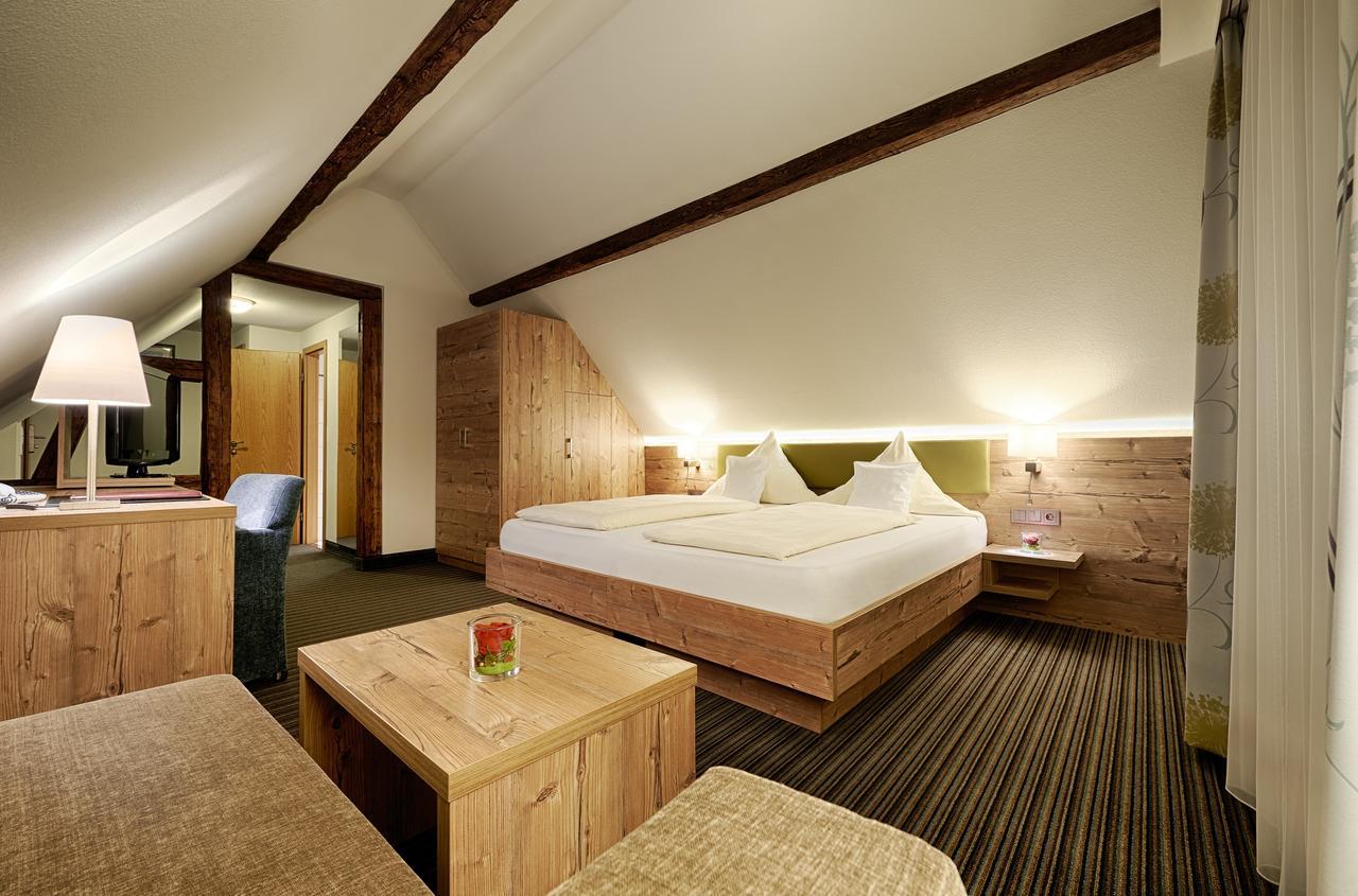 Hotel Kronelamm Im Schwarzwald Бад-Тайнах-Цавельштайн Экстерьер фото