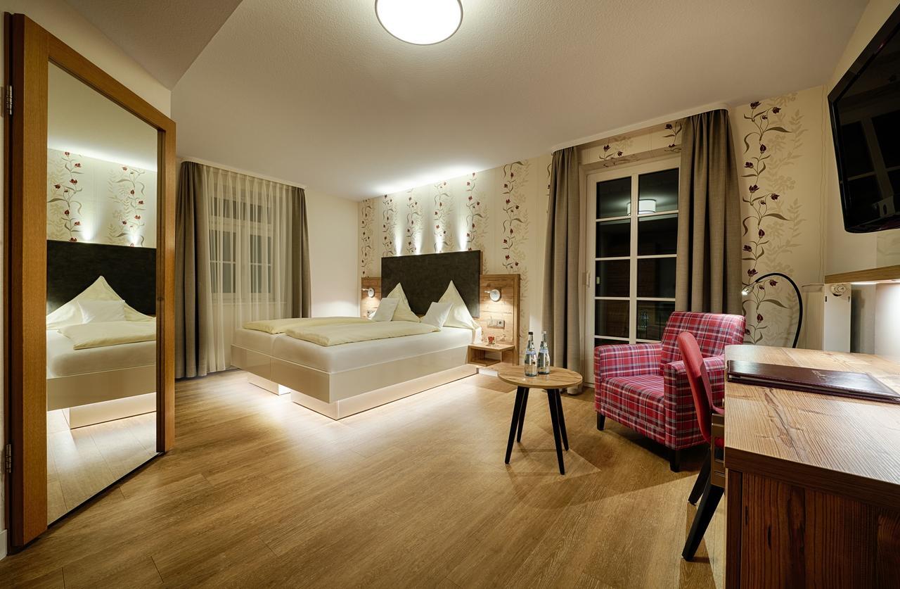 Hotel Kronelamm Im Schwarzwald Бад-Тайнах-Цавельштайн Экстерьер фото