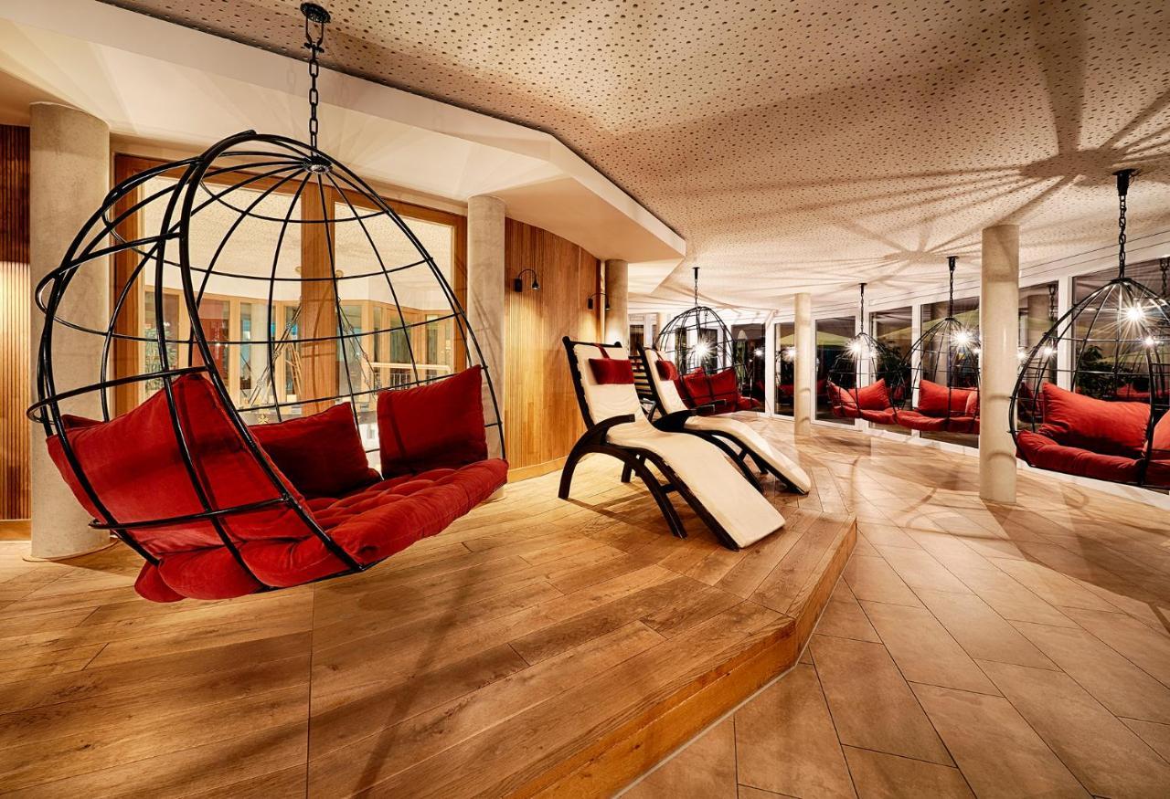 Hotel Kronelamm Im Schwarzwald Бад-Тайнах-Цавельштайн Экстерьер фото